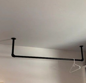 bar au plafond pour secher le linge